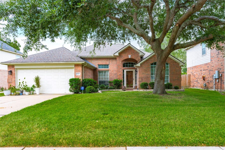 Property photo for 4505 Biscayne Bend Lane, League City, TX