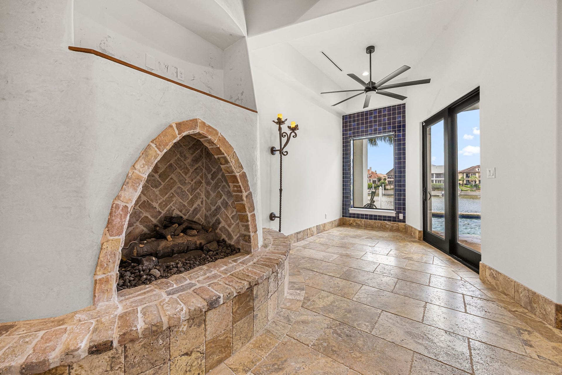 721 Harborside Way, League City, TX 77565 Another view of the breakfast with Spanish tile accents