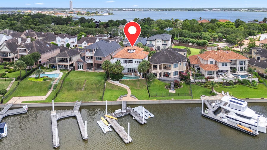 Property photo for 721 Harborside Way, League City, TX