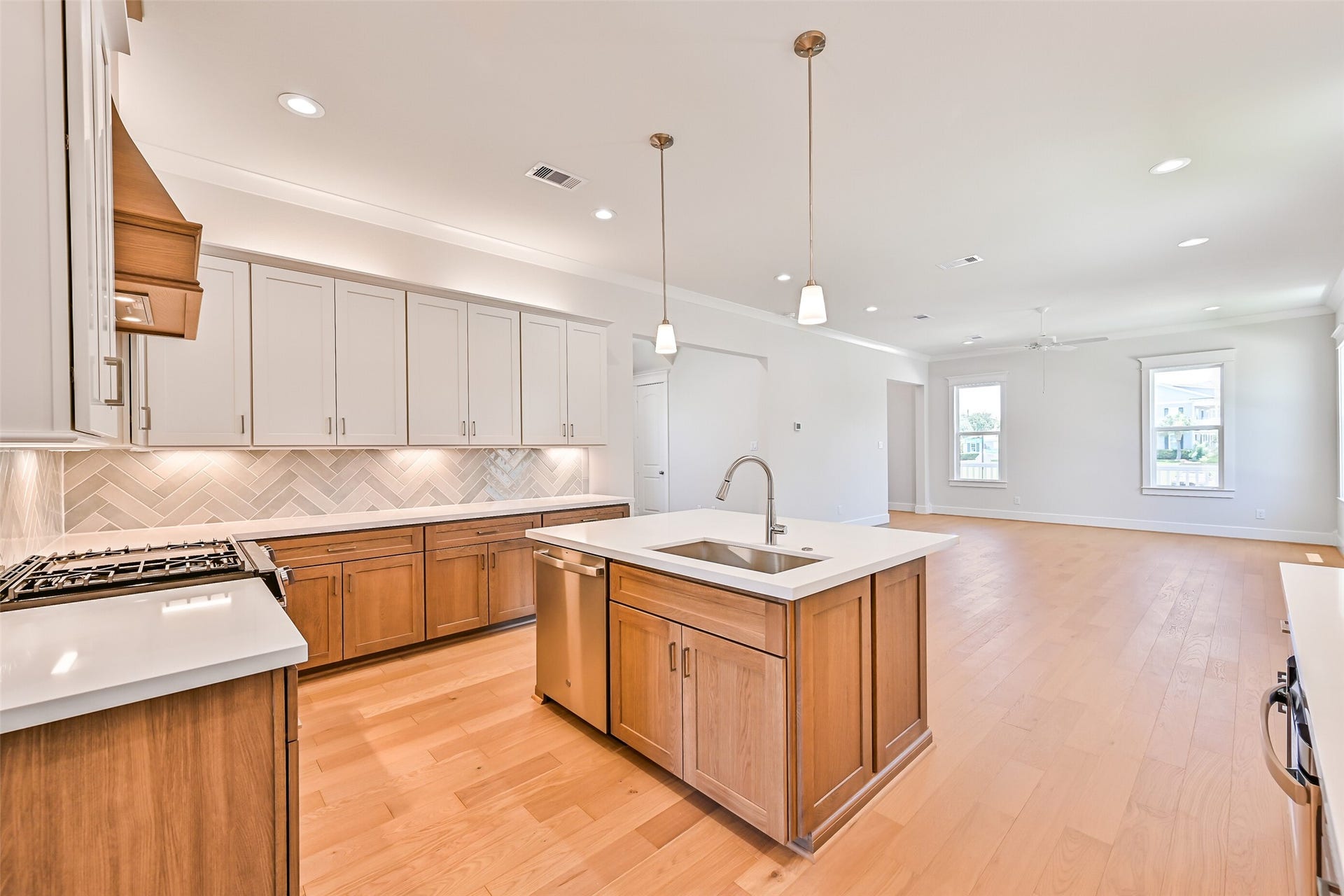 5 Sunset Street, Galveston, TX 77554 5 Sunset Street, Galveston, TX 77554