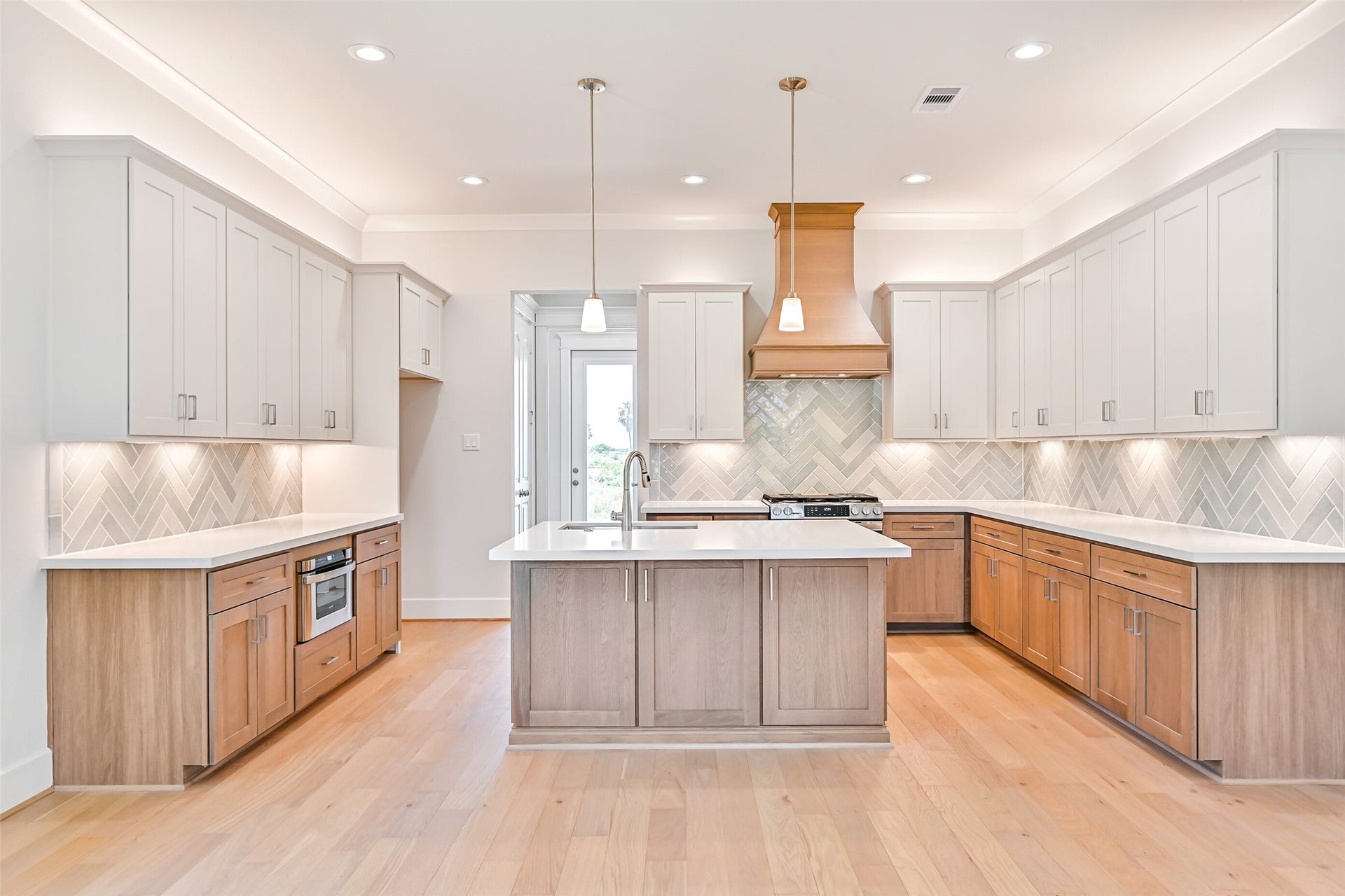 5 Sunset Street, Galveston, TX 77554 5 Sunset Street, Galveston, TX 77554