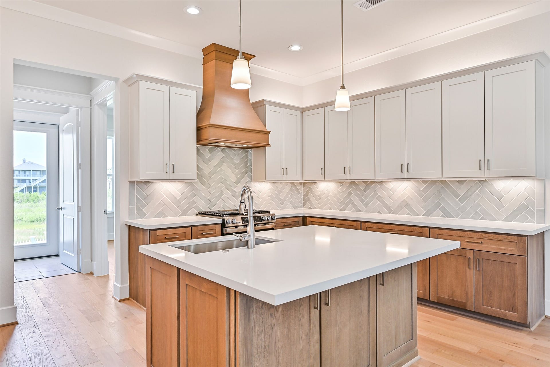 5 Sunset Street, Galveston, TX 77554 5 Sunset Street, Galveston, TX 77554