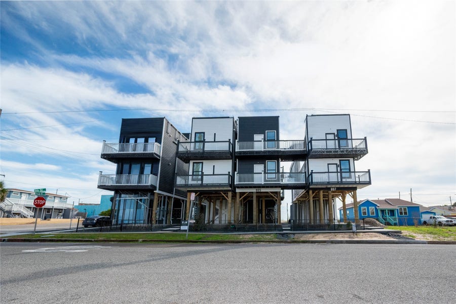 Property photo for 805 Ave K, #b, Galveston, TX