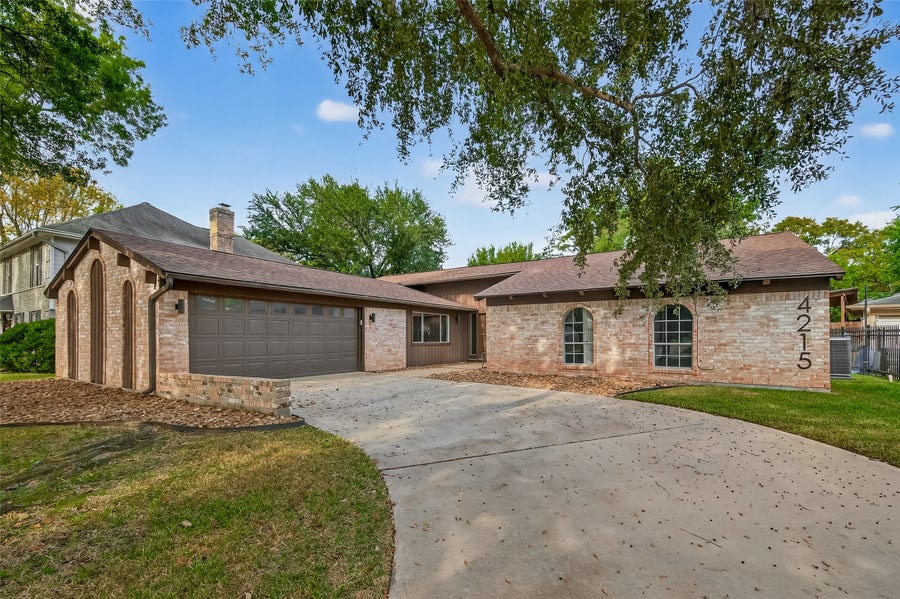 Property photo for 4215 Long Grove Drive, Seabrook, TX