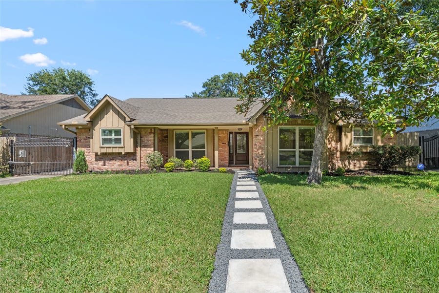 Property photo for 5834 Braesheather Drive, Houston, TX