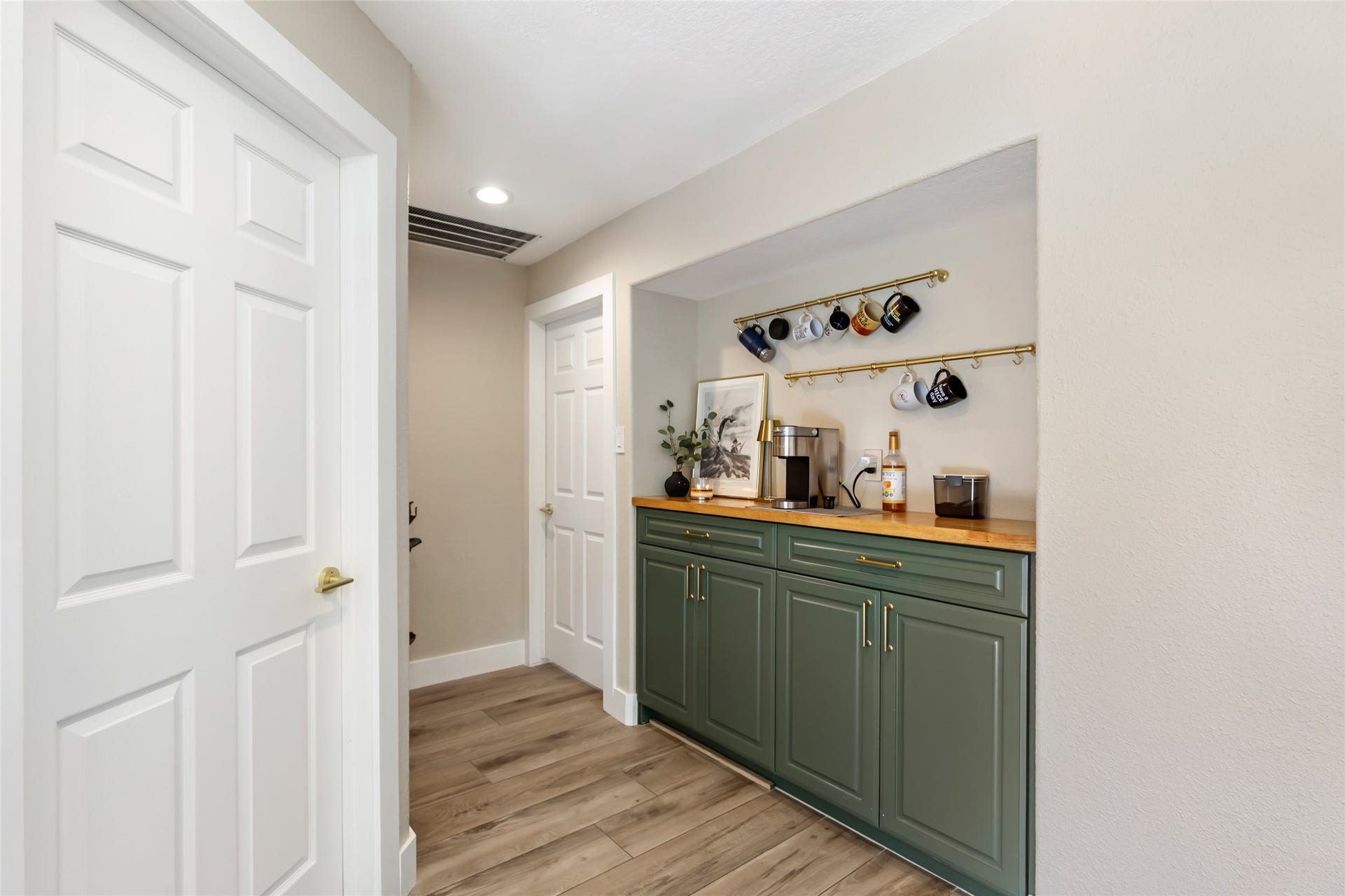 3714 Swift Creek Drive, Kingwood, TX 77339 Charming hallway with custom coffee nook.