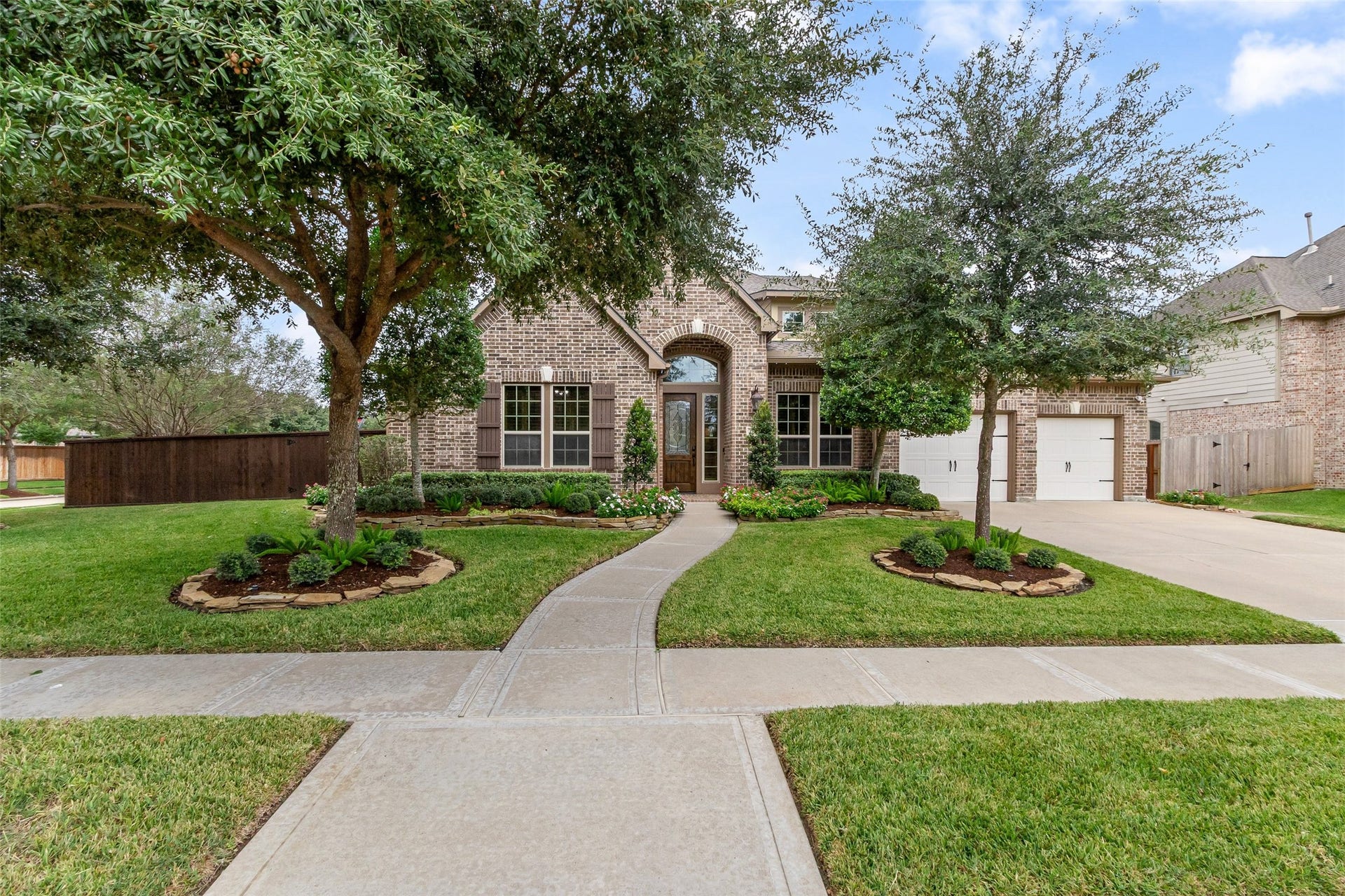 21114 W Kelsey Creek Trail, Cypress, TX 77433 New roof with "lifetime warranty", freshly painted, refreshed landscaping, recently mulched. The sellers installed aerial drainage on both sides of the lot that runs toward the street, and have a fine-tuned sprinkler system with 13 zones and over 100 sprinkler heads to ensure that the yard is perfectly watered to maintain its beauty.