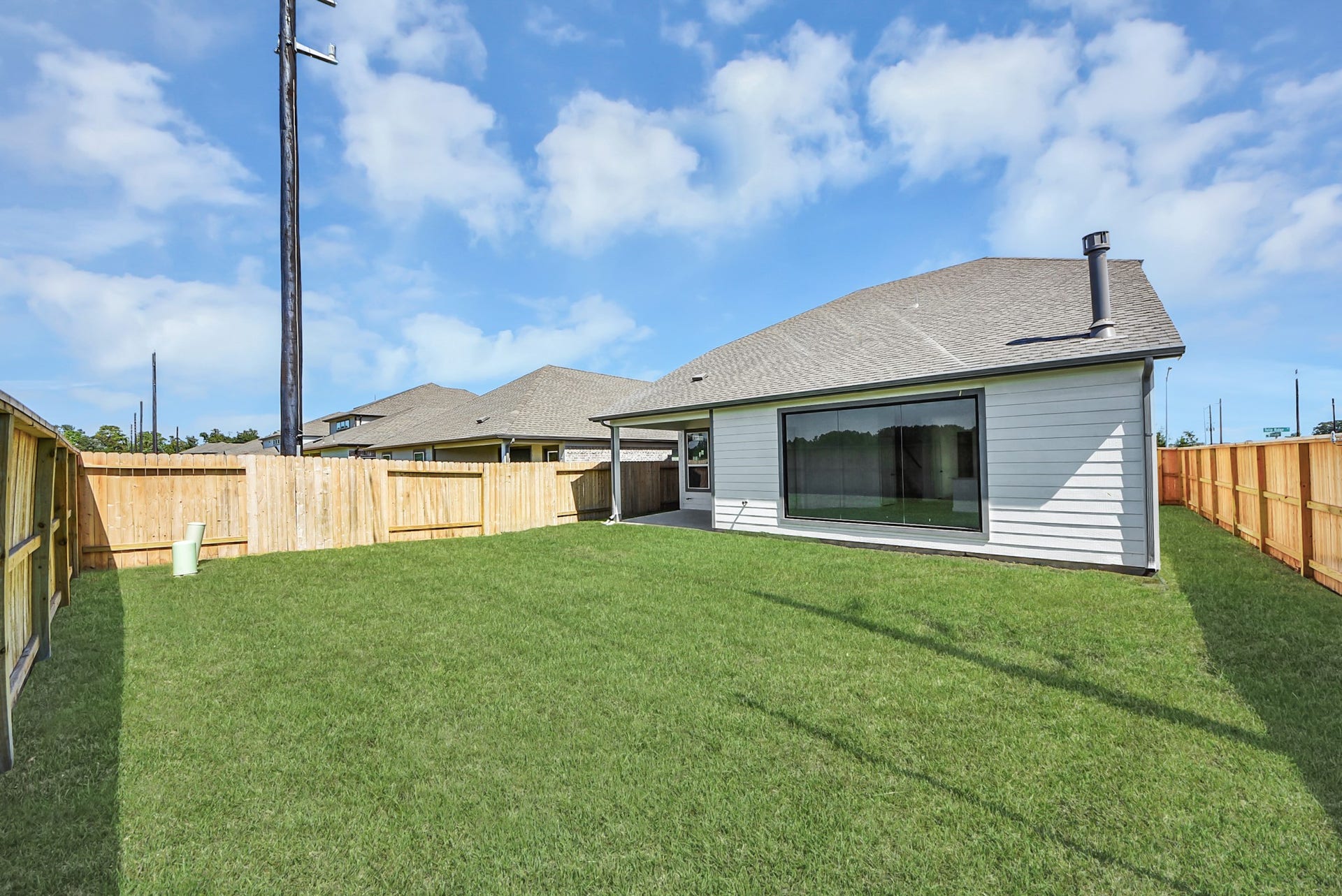 11103 Tulip Ridge Trail, Houston, TX 77044 Come and see this spacious backyard with its beautiful covered patio. There is plenty of room for the kids to play and adults to relax. Perfect for your outdoor living space, patio furniture, bbq pit, and so much more. The possibilities are endless!