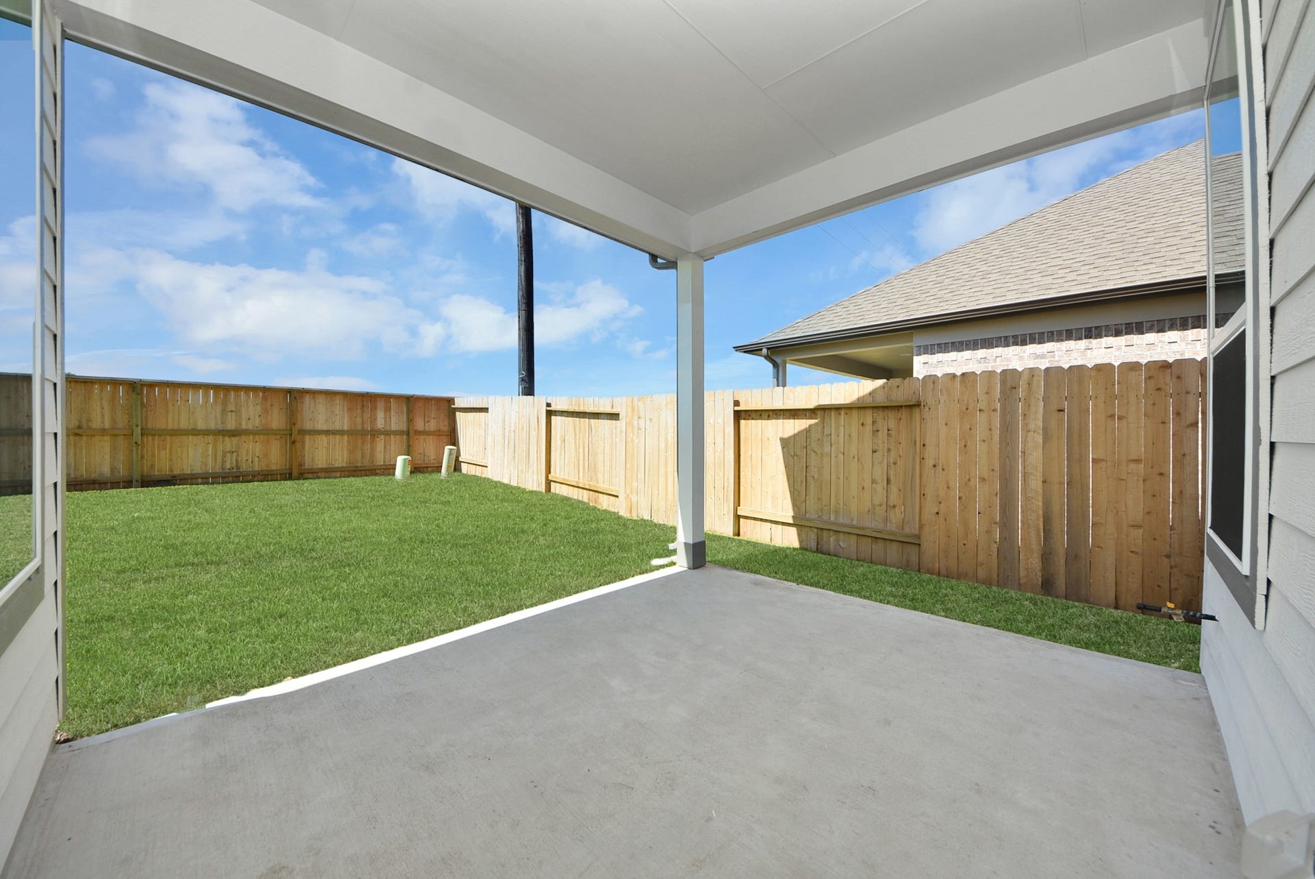 11103 Tulip Ridge Trail, Houston, TX 77044 Come and see this spacious backyard with its beautiful covered patio. There is plenty of room for the kids to play and adults to relax. Perfect for your outdoor living space, patio furniture, bbq pit, and so much more. The possibilities are endless!