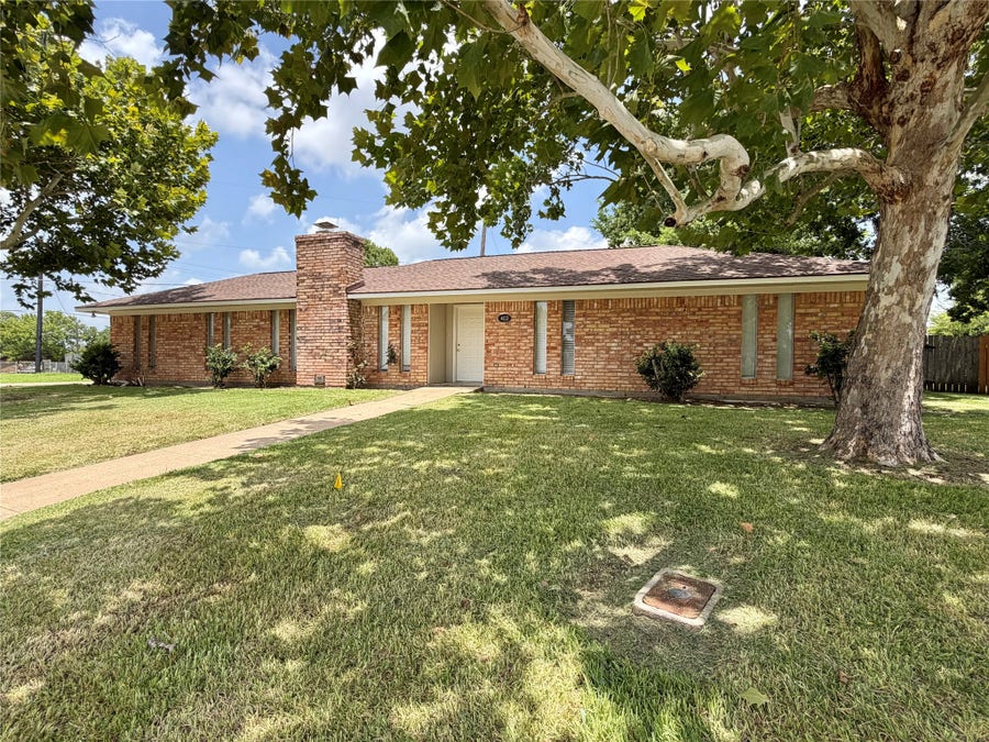 Property photo for 403 Lotus Street, Lake Jackson, TX
