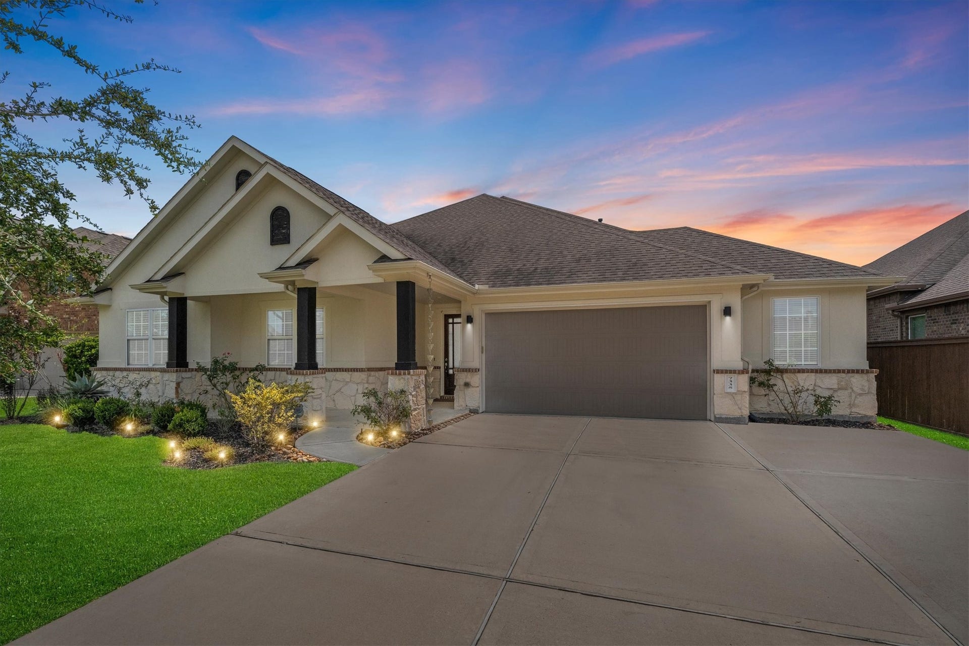 7335 Laguna Lake Drive, Spring, TX 77379 Welcome Home! This stunning 1 story home has the only all white exterior elevation like this in all of Laurel Park