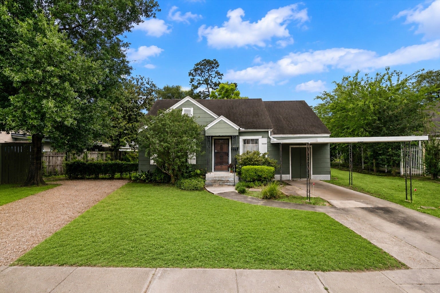 705 W 34th Street, Houston, TX 77018 705 W 34th Street, Houston, TX 77018