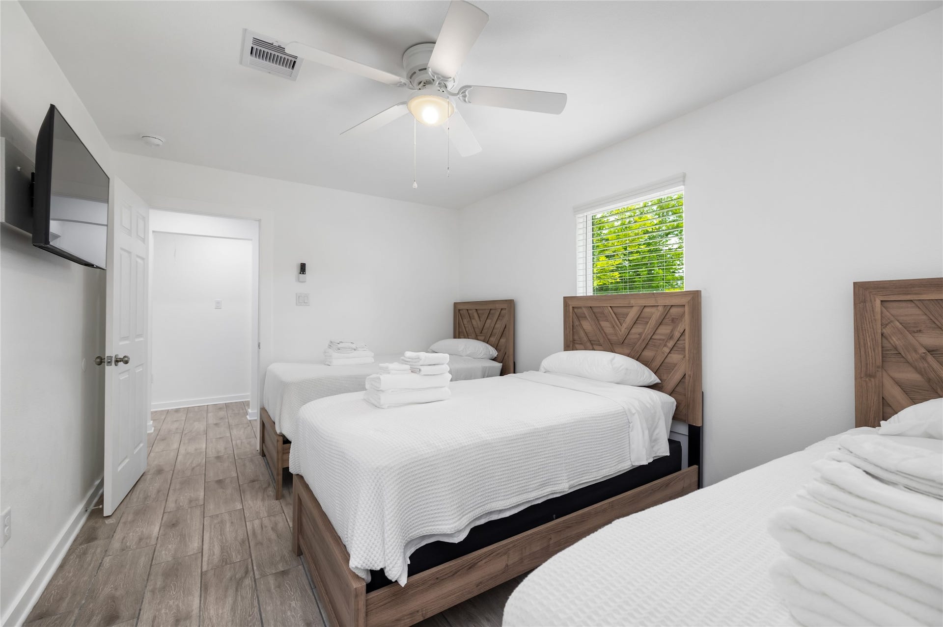 6004 Bois D Arc Street, Houston, TX 77087 6004 Bois D Arc Street, Houston, TX 77087