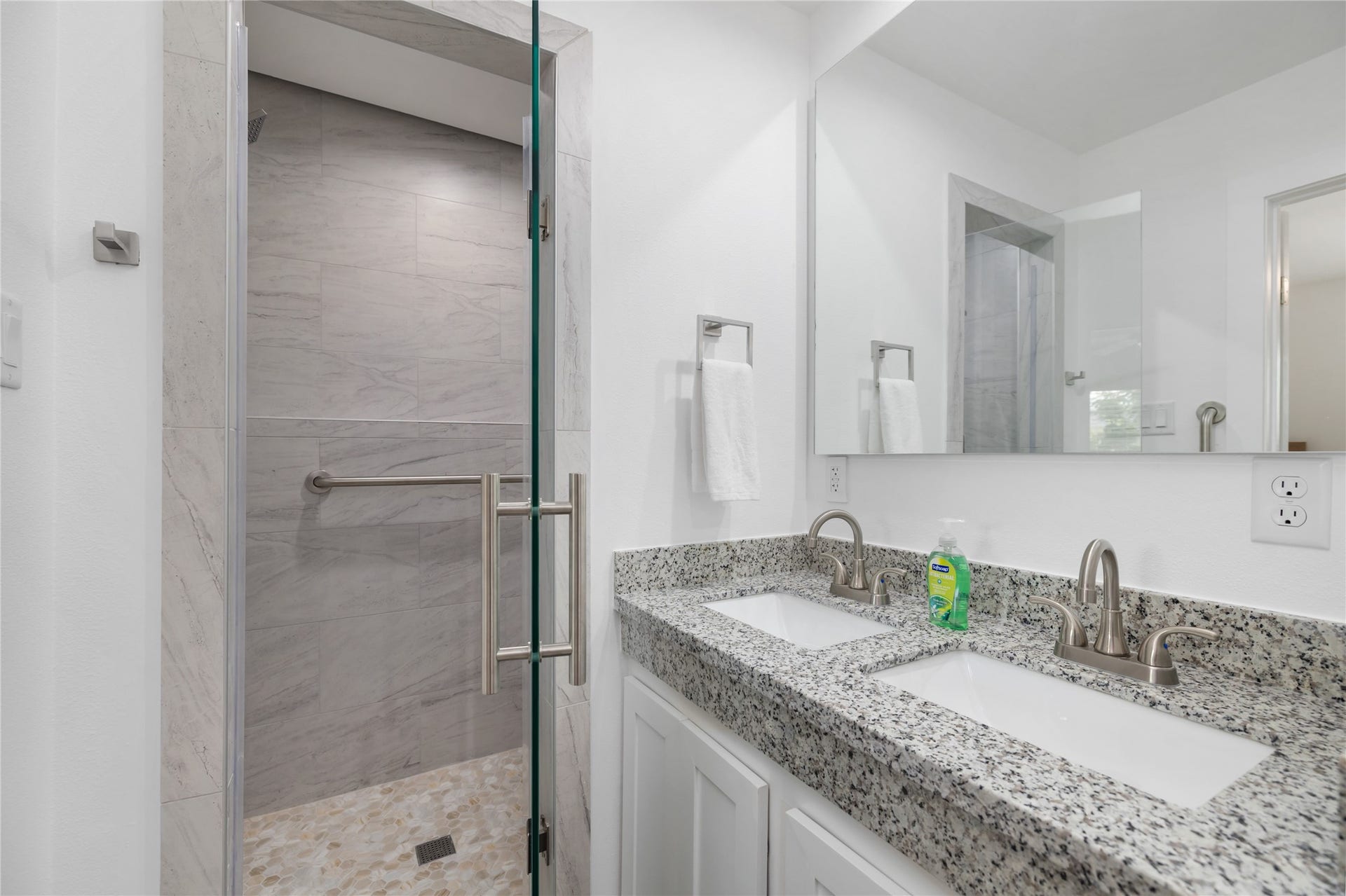 6004 Bois D Arc Street, Houston, TX 77087 6004 Bois D Arc Street, Houston, TX 77087