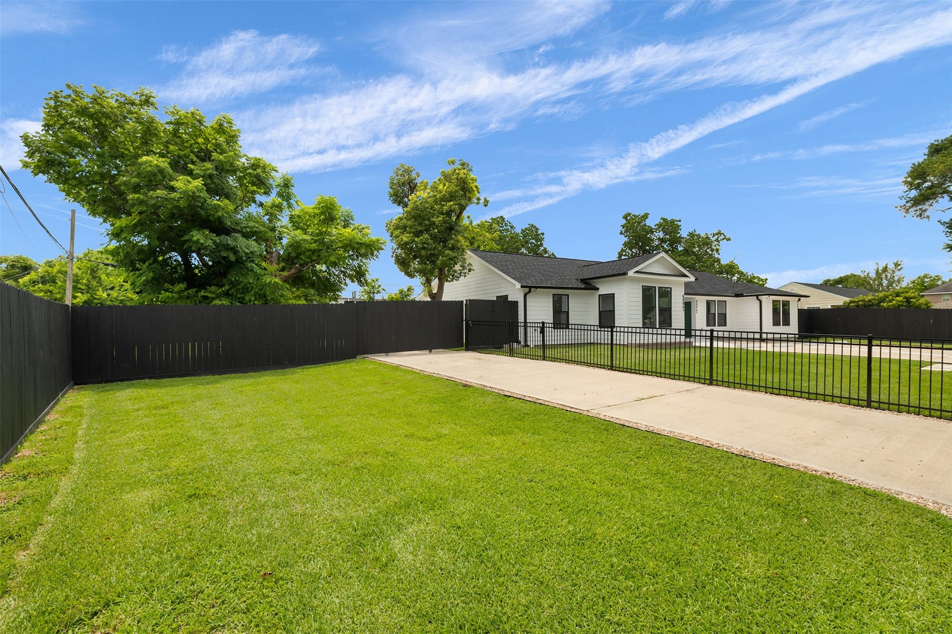 6004 Bois D Arc Street, Houston, TX 77087 6004 Bois D Arc Street, Houston, TX 77087