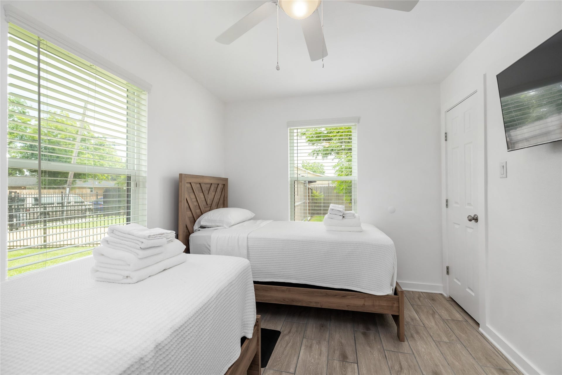 6004 Bois D Arc Street, Houston, TX 77087 6004 Bois D Arc Street, Houston, TX 77087