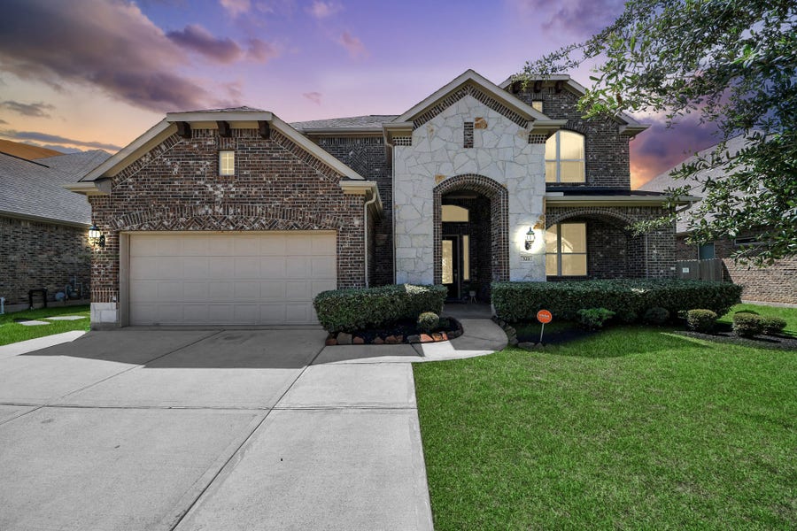 Property photo for 321 Stockport Drive, League City, TX