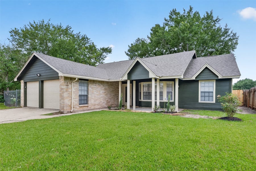Property photo for 1011 Memorial Glen Drive, Humble, TX