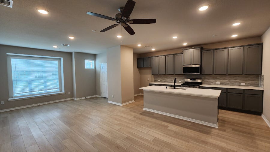 Property photo for 8009 Scanlan Trail, Missouri City, TX
