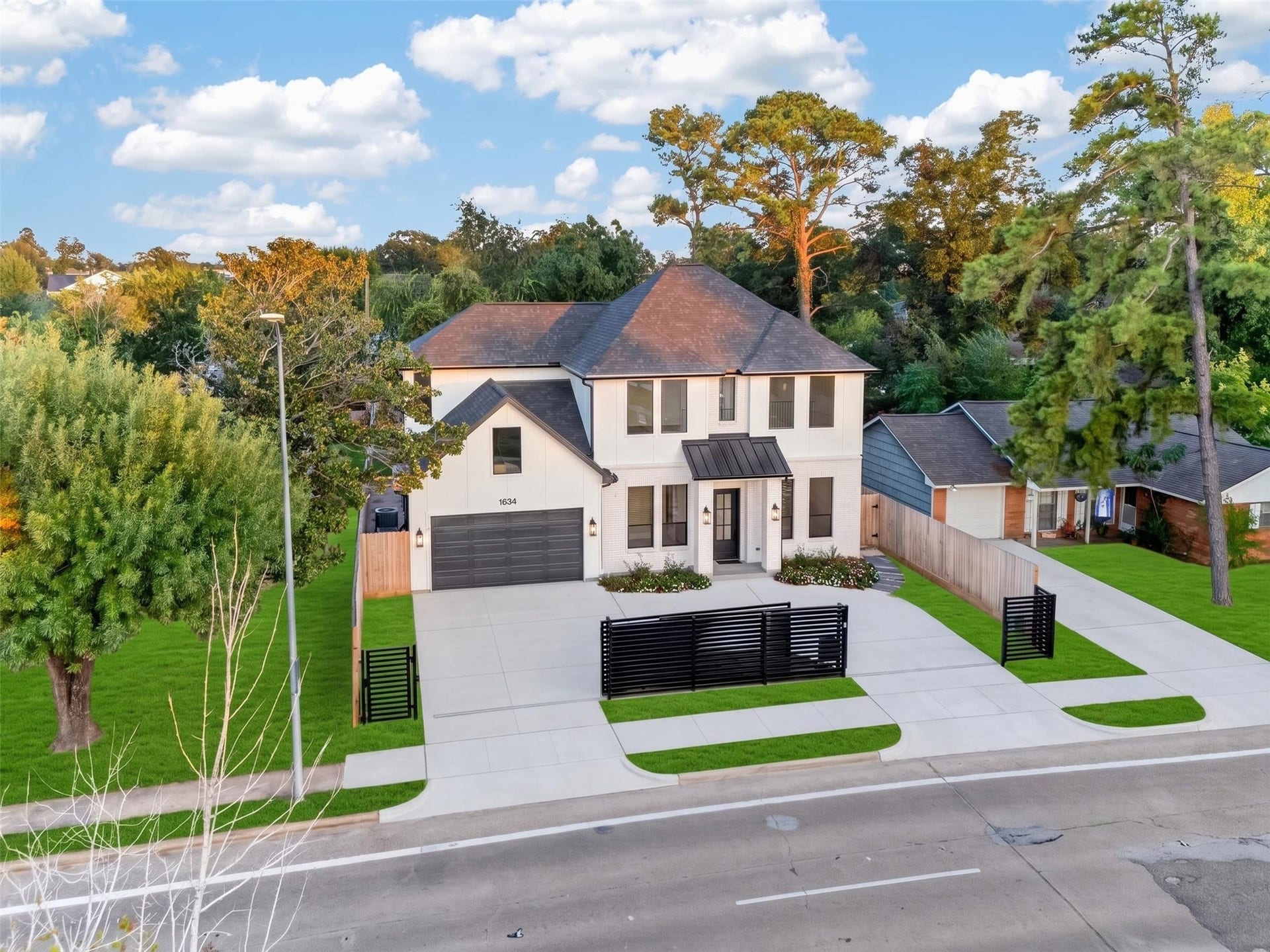 1634 Antoine Drive, Houston, TX 77055 1634 Antoine Drive, Houston, TX 77055