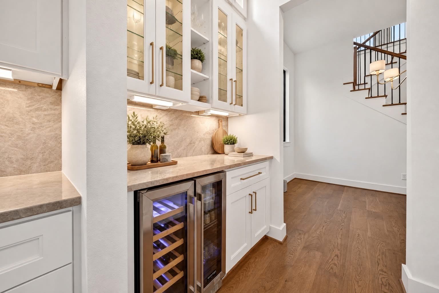 1634 Antoine Drive, Houston, TX 77055 Virtual Stage