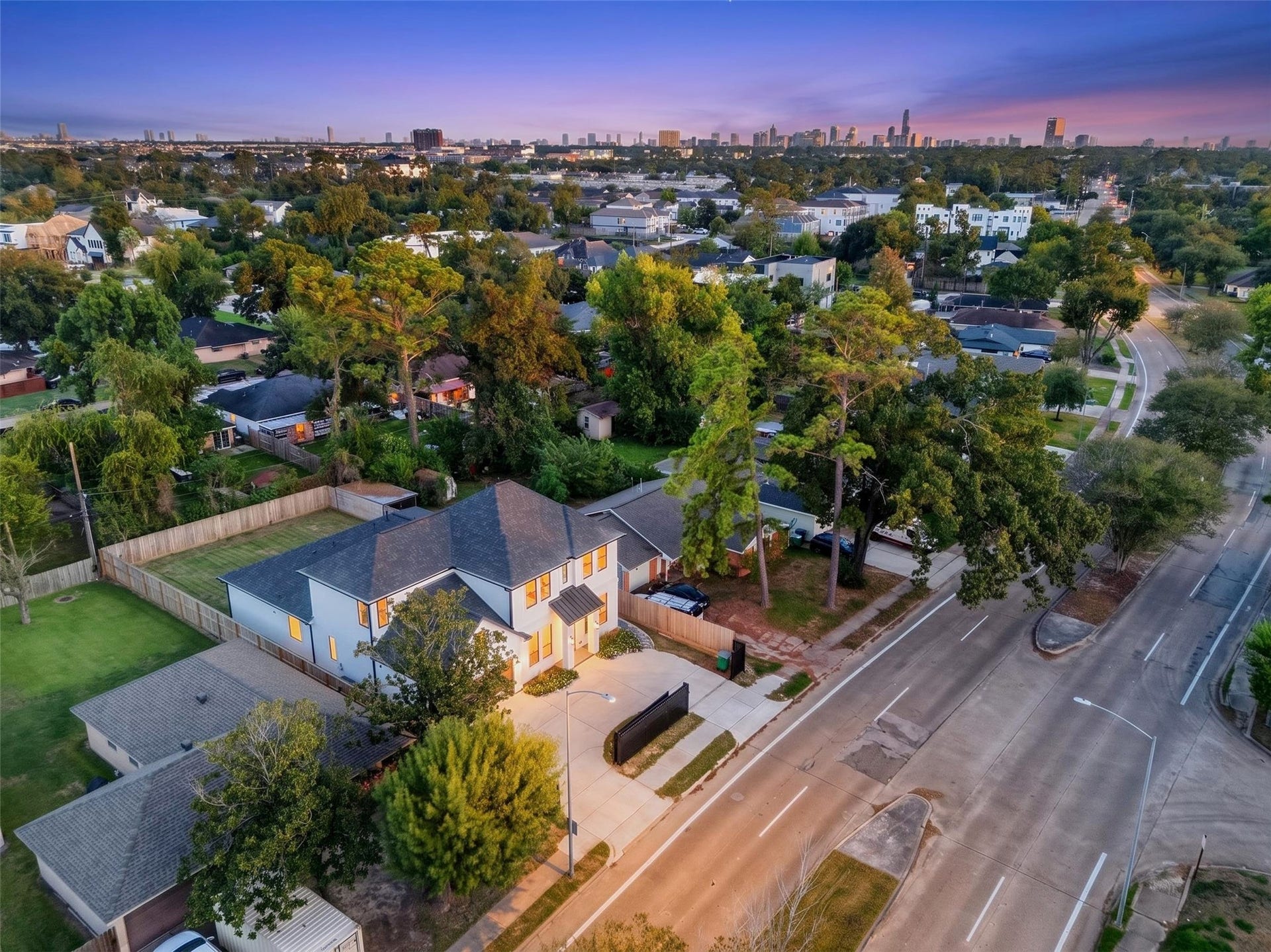 1634 Antoine Drive, Houston, TX 77055 1634 Antoine Drive, Houston, TX 77055
