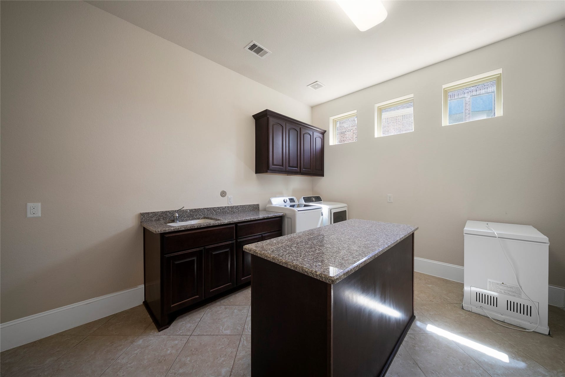 5014 Harvest Chase Lane, Sugar Land, TX 77479 5014 Harvest Chase Lane, Sugar Land, TX 77479
