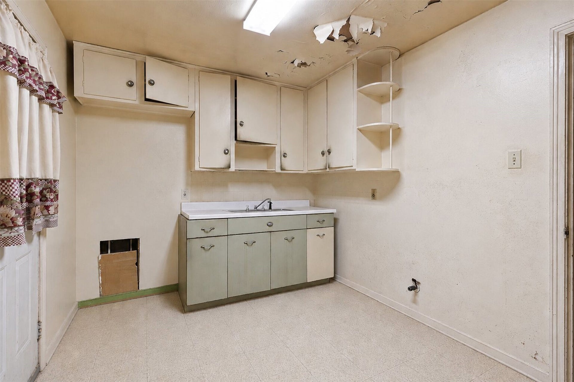 A functional kitchen space with plenty of opportunity to add your own style and touches