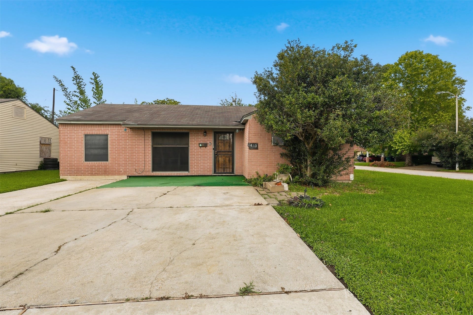 1419 Silverdale Street, Houston, TX 77029