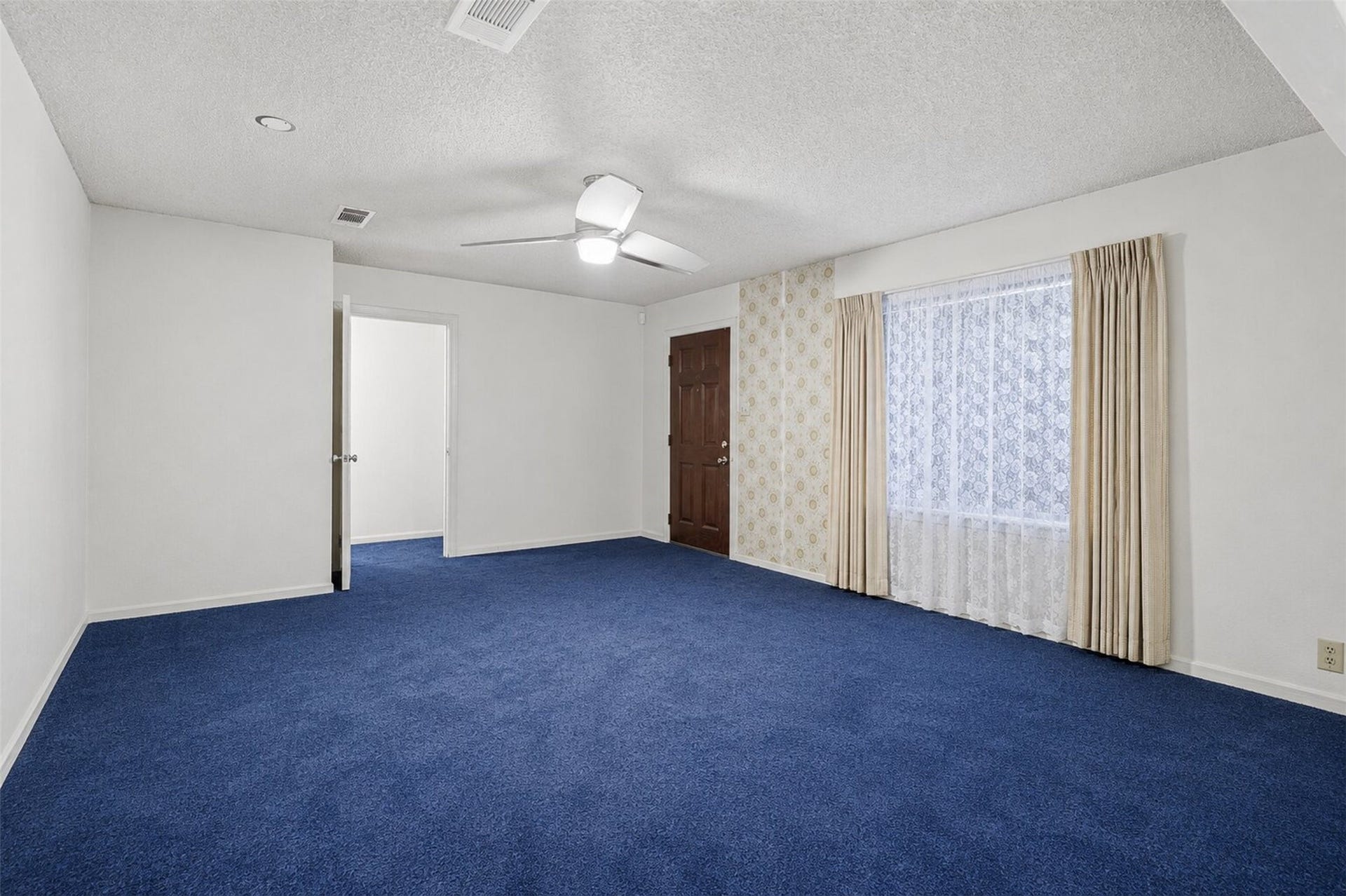 A spacious layout that gives you room to gather, host, and unwind