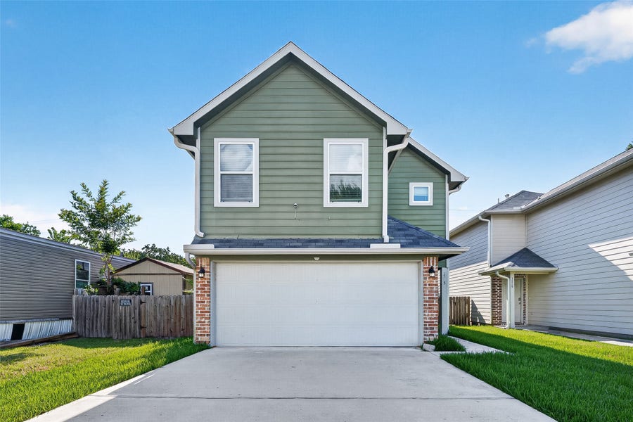 Property photo for 3215 Angelfish Cove, Baytown, TX
