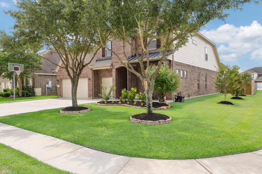 Property photo for 315 Westwood Drive, League City, TX