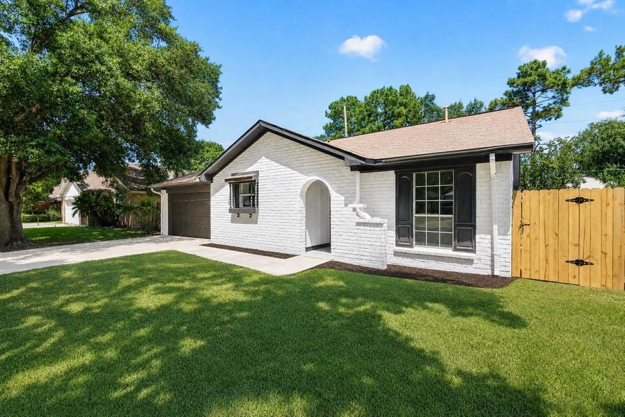 Property photo for 13814 Bella Drive, Cypress, TX