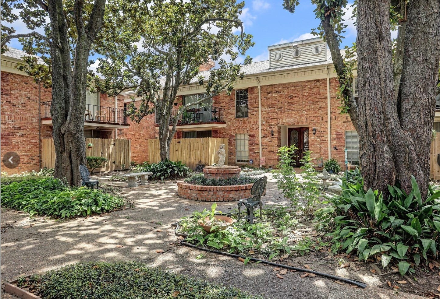 2824 Briarhurst Drive, #27, Houston, TX 77057