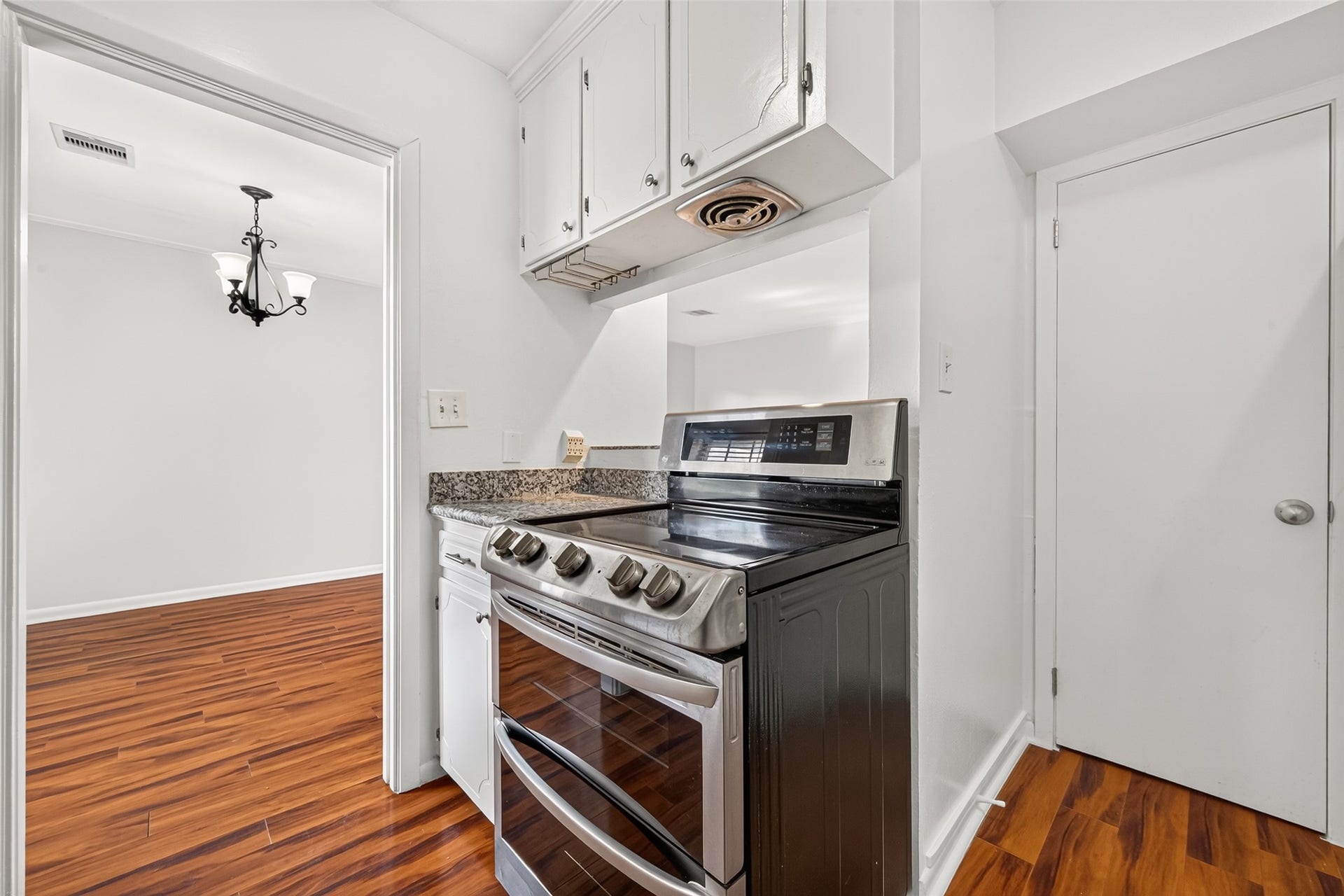 2824 Briarhurst Drive, #27, Houston, TX 77057