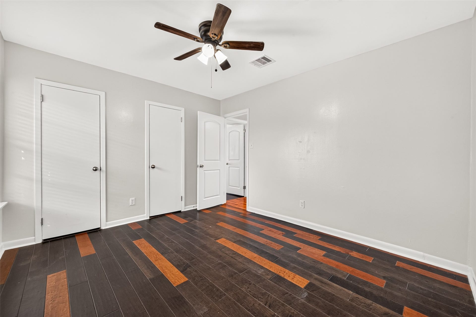2824 Briarhurst Drive, #27, Houston, TX 77057