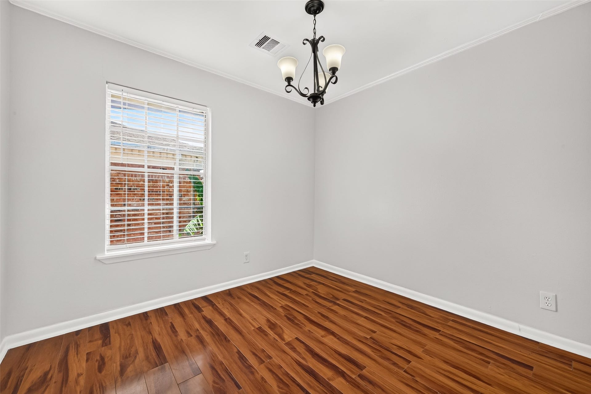 2824 Briarhurst Drive, #27, Houston, TX 77057