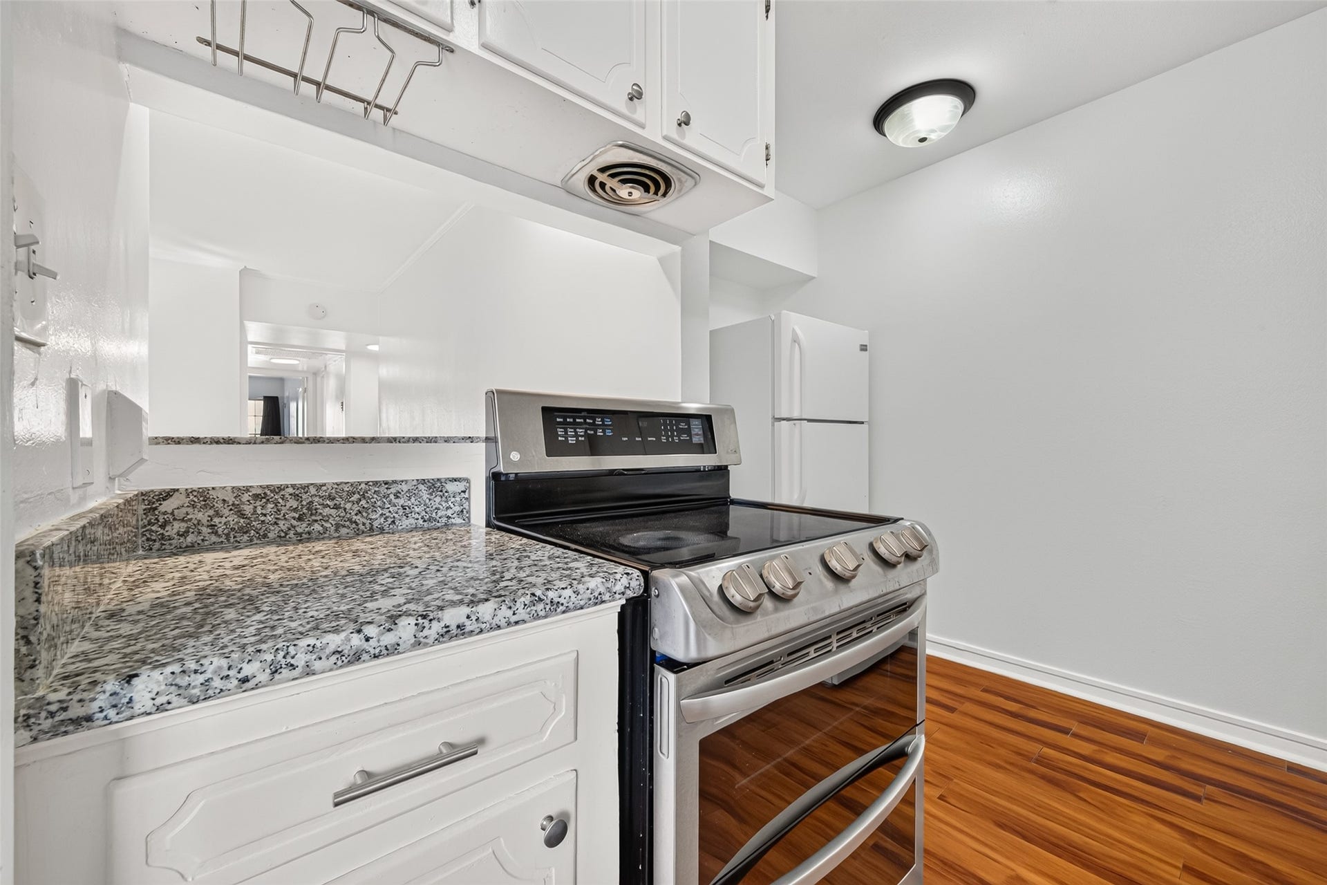 2824 Briarhurst Drive, #27, Houston, TX 77057