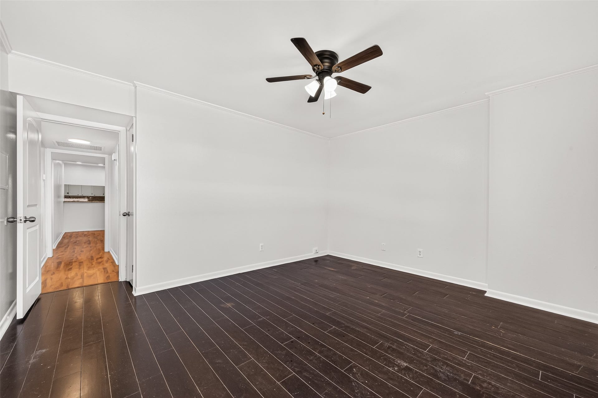 2824 Briarhurst Drive, #27, Houston, TX 77057