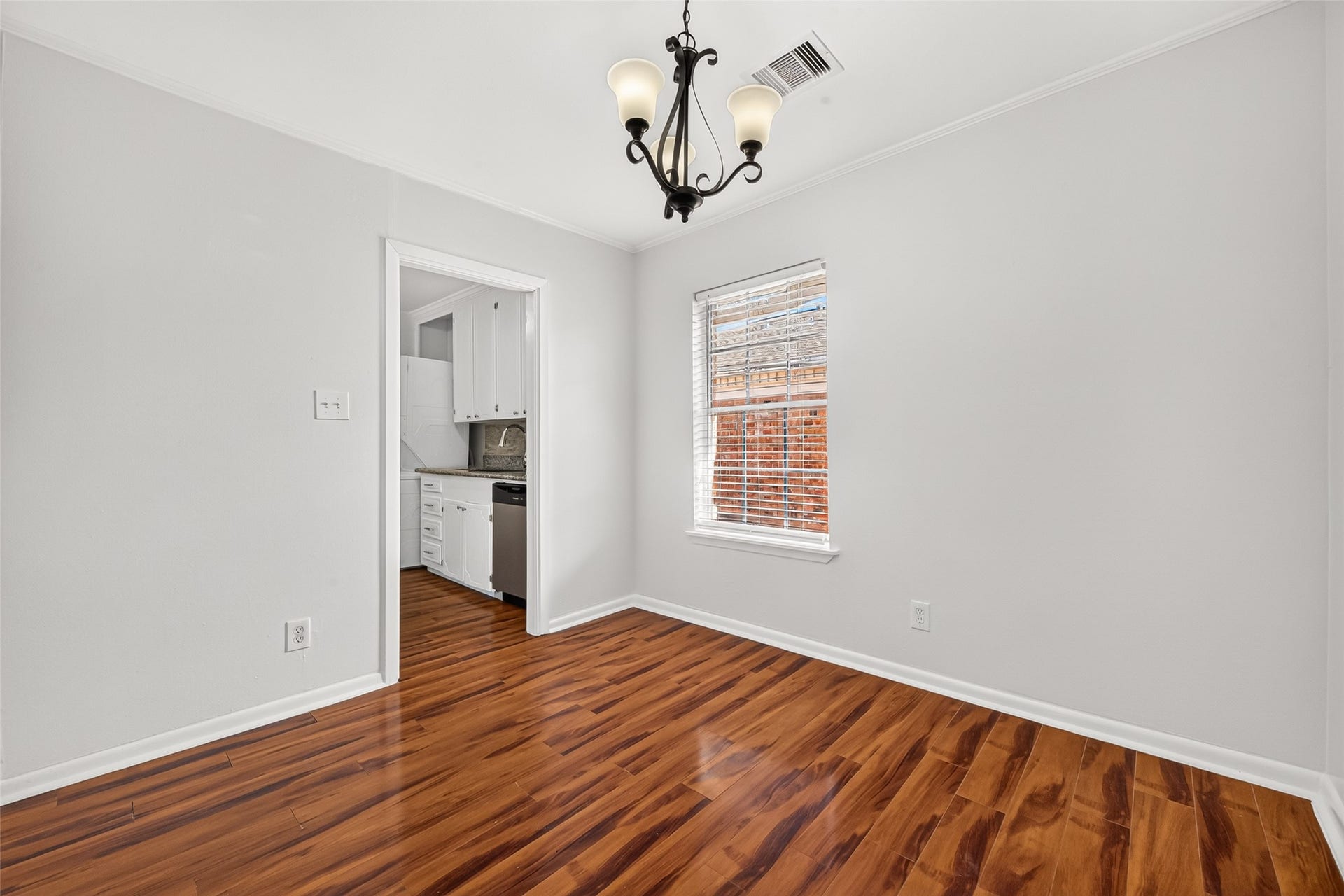 2824 Briarhurst Drive, #27, Houston, TX 77057