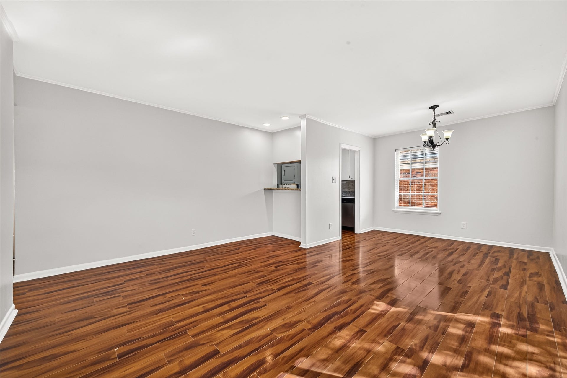2824 Briarhurst Drive, #27, Houston, TX 77057