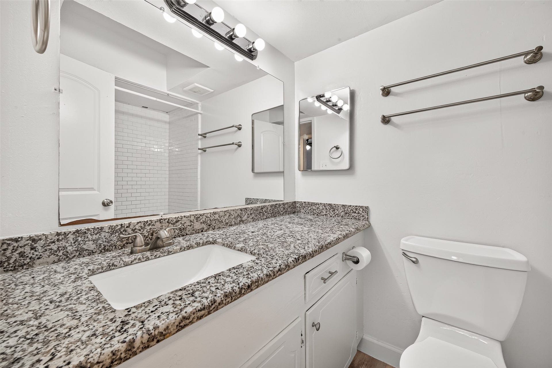 2824 Briarhurst Drive, #27, Houston, TX 77057