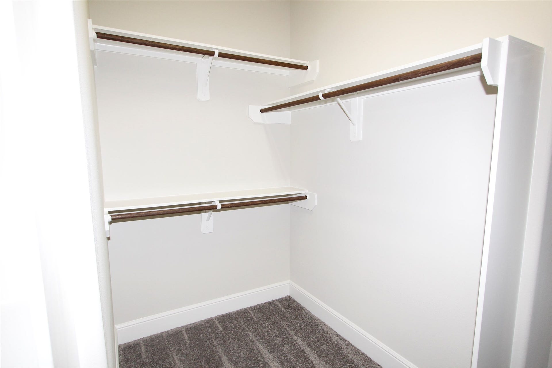 906 Daffodil View Court Court, Richmond, TX 77406 Bedroom walking closet