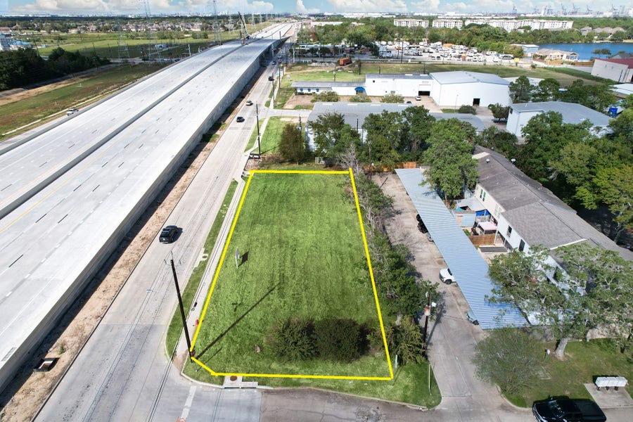 Property photo for 2400 Bayport Boulevard, Seabrook, TX