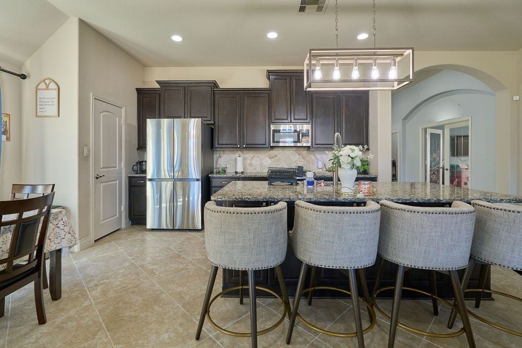 Spacious Kitchen Designed for Entertaining!