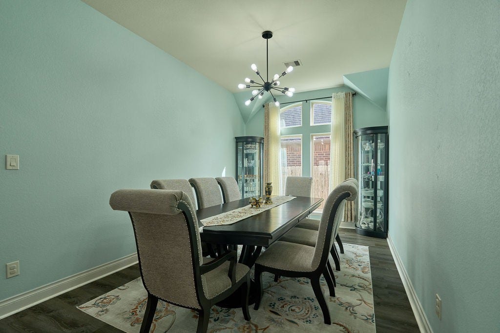 Elegant Dining Space for Memorable Gatherings!
