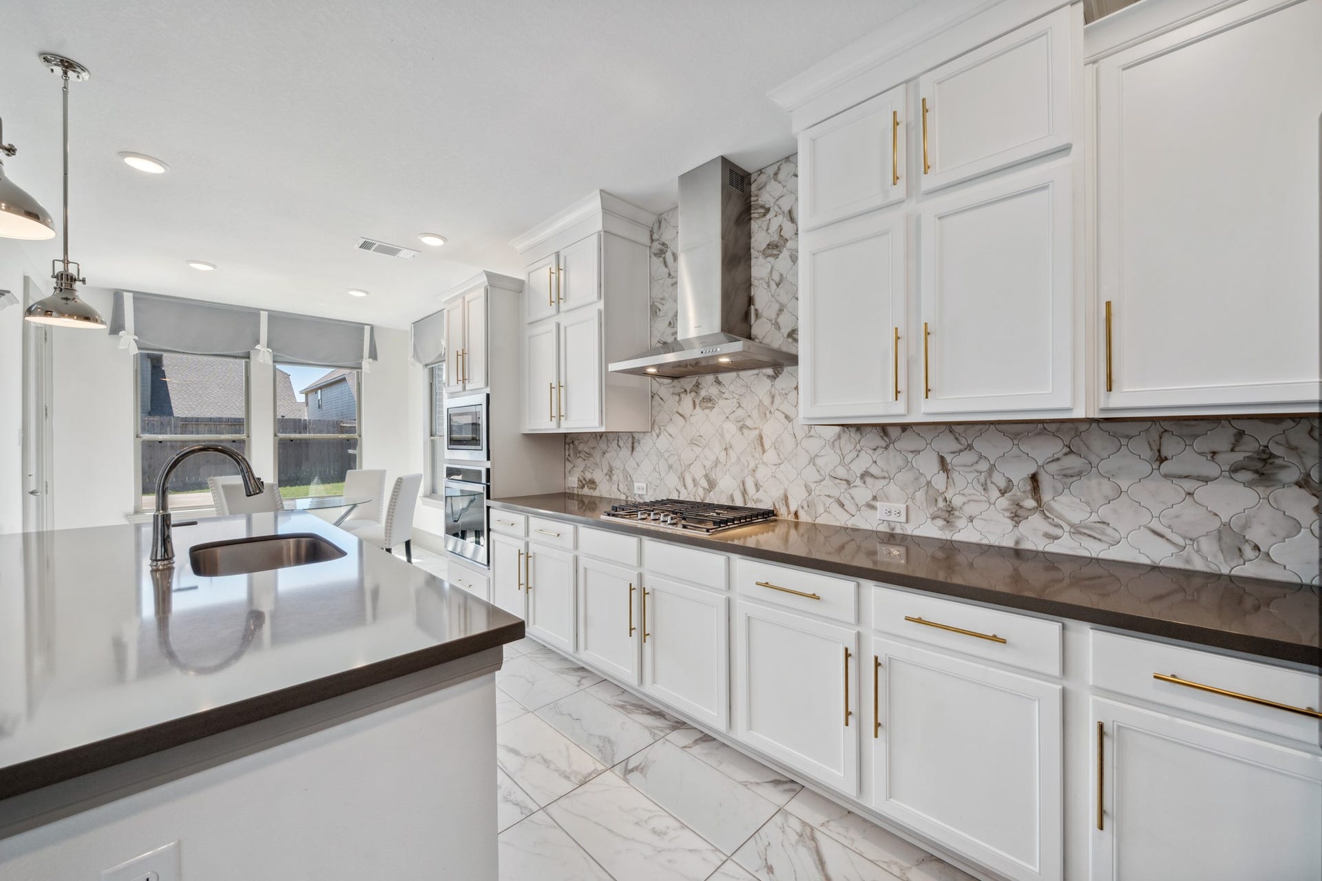 2122 Mallow Lane, Fulshear, TX 77423