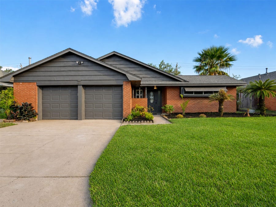 Property photo for 6614 Golf Crest Drive, Galveston, TX