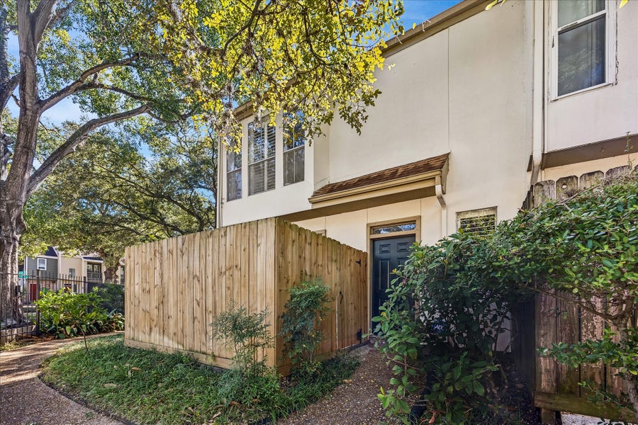 Property photo for 2100 Tanglewilde Street, #261, Houston, TX