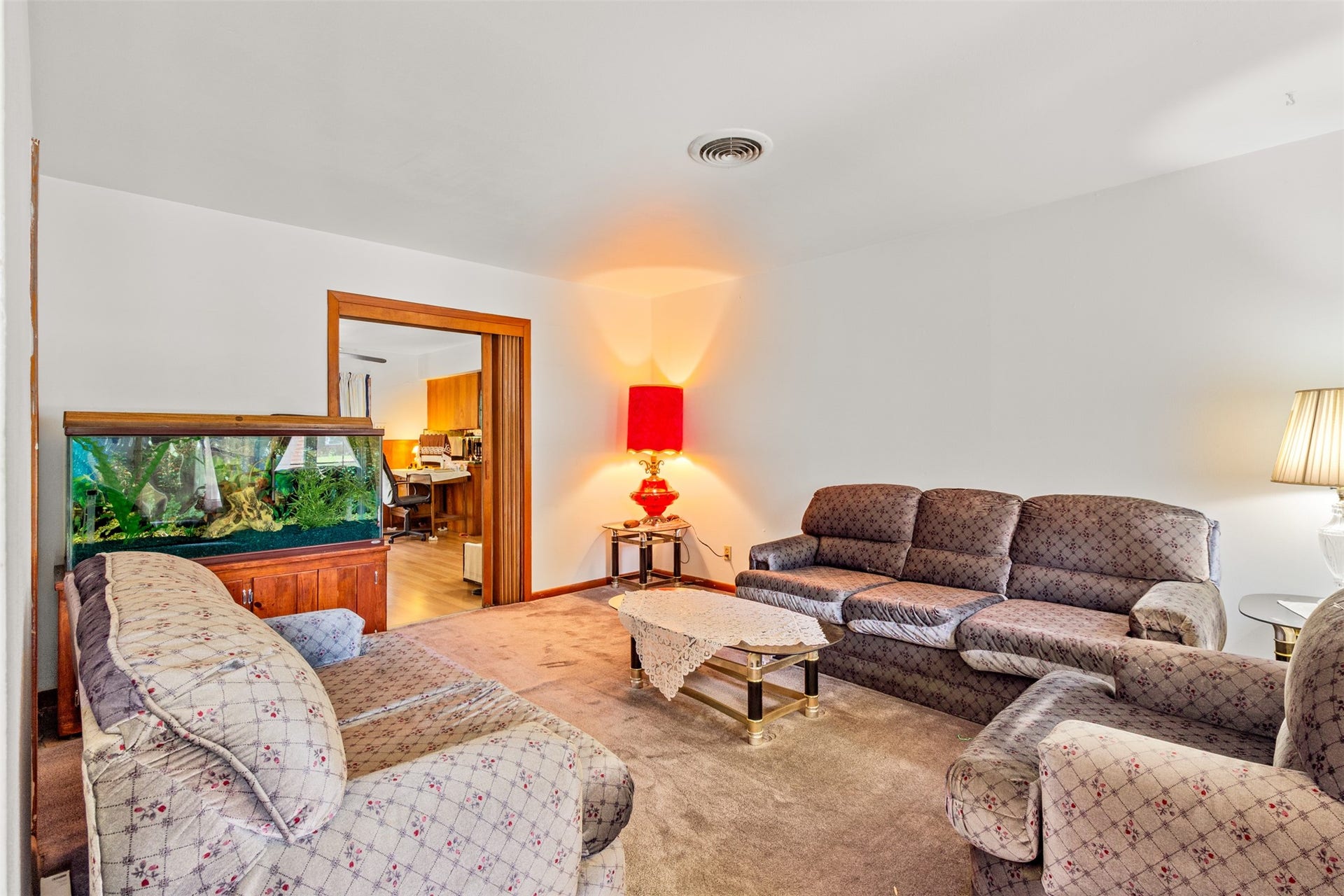 1806 Burke Road, Pasadena, TX 77502 Living Room